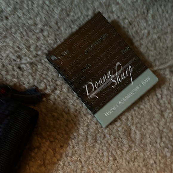 Donna Sharp NWT wallet in quilted pattern colonial patch style. - Picture 4 of 4